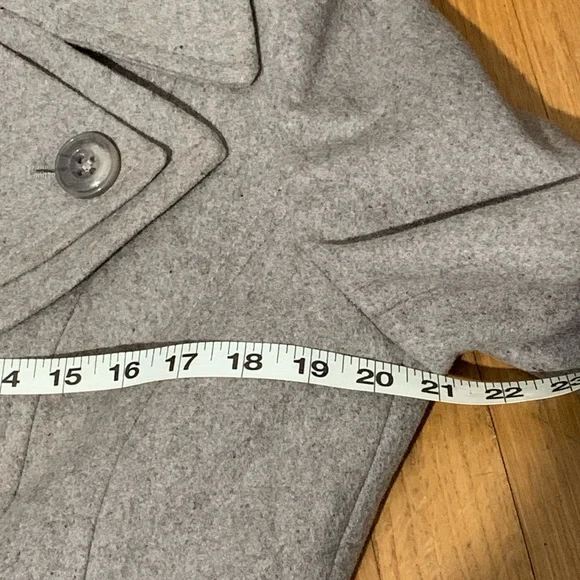 London Fog Women's Classic Gray Peacoat - Picture 7 of 9